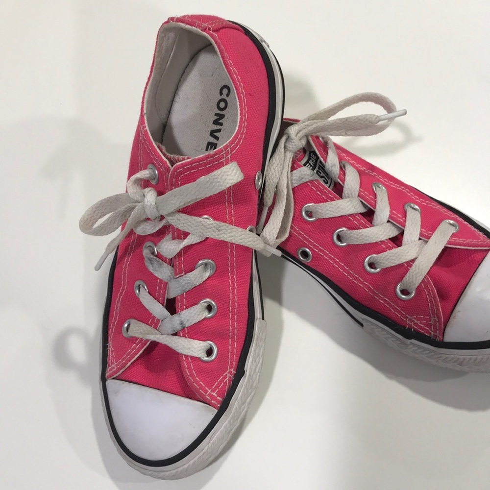 Kids size 13 pink canvas converse sneakers - Picture 3 of 6